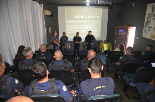 Guardas Civis Municipais participam de curso sobre direção defensiva em parceria com a Polícia Militar em Caraguatatuba Guardas Civis Municipais participam de curso sobre direção defensiva em parceria com a Polícia Militar em Caraguatatuba