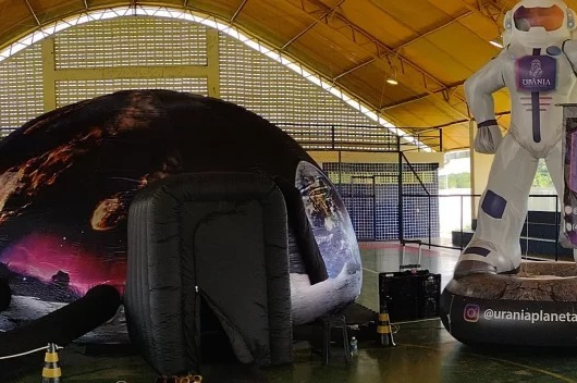 Planetário Itinerante leva experiência imersiva em astronomia às escolas municipais de Caraguatatuba Planetário Itinerante leva experiência imersiva em astronomia às escolas municipais de Caraguatatuba