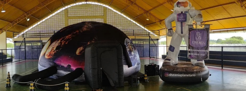 Planetário Itinerante leva experiência imersiva em astronomia às escolas municipais de Caraguatatuba