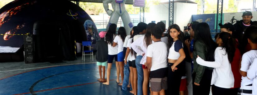 Estudantes de Caraguatatuba vivem jornada espacial com Planetário Itinerante