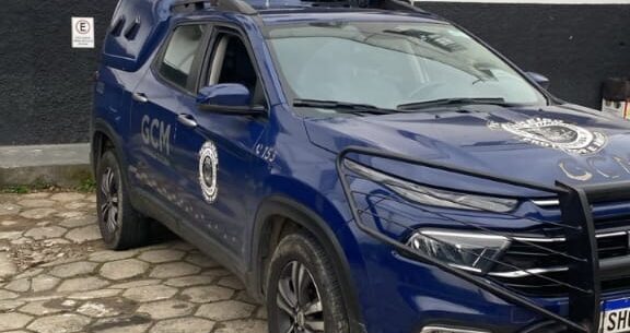 Guarda Civil apreende dinheiro suspeito na Rodoviária de Caraguatatuba Guarda Civil apreende dinheiro suspeito na Rodoviária de Caraguatatuba