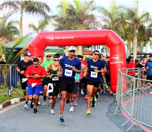 Primeira edição do “Catcher Car Run” anima manhã de domingo em Caraguatatuba