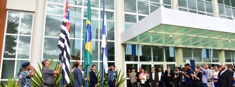 Cerimônia de hasteamento dos pavilhões celebra 203 anos da Independência do Brasil em Caraguatatuba Cerimônia de hasteamento dos pavilhões celebra 203 anos da Independência do Brasil em Caraguatatuba