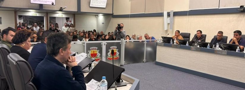 Projeto da taxa de resíduos é debatido em audiência pública na Câmara de Caraguatatuba