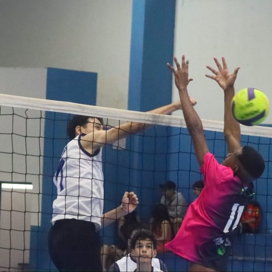 Festival de Vôlei reúne atletas e famílias no Ginásio do Poiares em Caraguatatuba