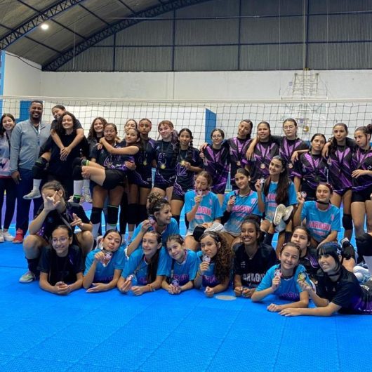 Festival de Voleibol da Independência reúne jovens talentos em Caraguatatuba