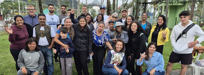 Comunidade surda de Caraguatatuba participa de encontro no Dia Nacional dos Surdos na Praia Acessível