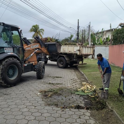 Secretaria de Serviços Públicos segue com limpeza descentralizada em vários bairros de Caraguatatuba