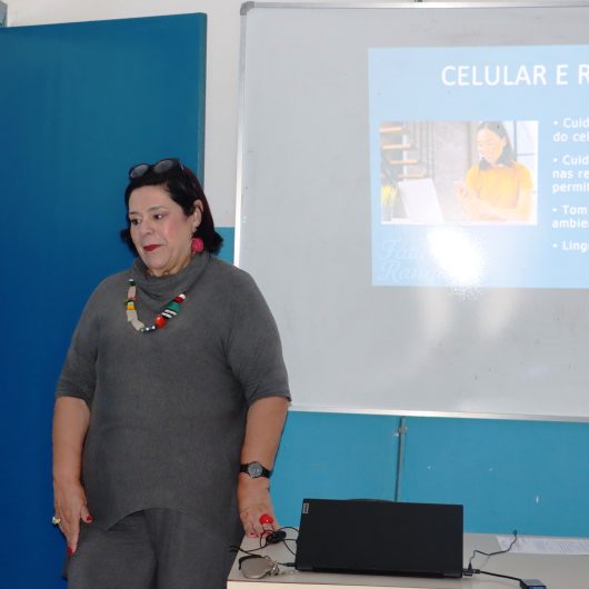 Encontros Temáticos de preparação para mundo do trabalho destacam postura, linguagem e apresentação adequadas para conquistar emprego