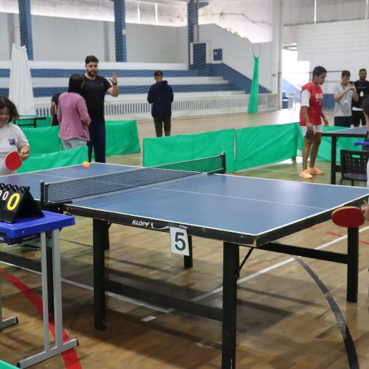Festival de Tênis de Mesa da Apae reúne atletas de dez cidades em Caraguatatuba