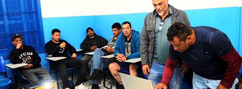 Profissionais da área recebem curso gratuito de Reciclagem da NR-35 em Caraguatatuba