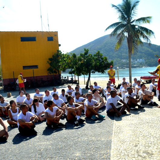 35 candidatos iniciam curso de formação para Guarda-Vidas Temporários em Caraguatatuba