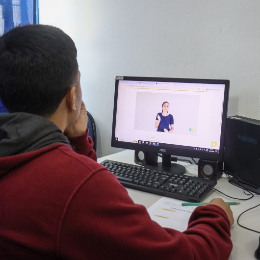 Estudante de Caraguatatuba disputa 2ª fase da Olimpíada Brasileira de Matemática em Libras