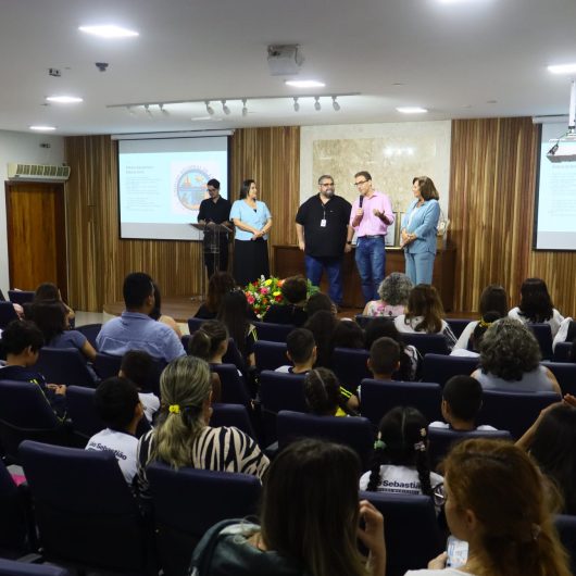 Caraguatatuba recebe solenidade do Prêmio Excelência Educacional com homenagem a escolas destaque no Saresp Caraguatatuba recebe solenidade do Prêmio Excelência Educacional com homenagem a escolas destaque no Saresp