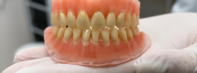 Unidade básica de saúde de Caraguatatuba entrega primeira prótese total em atendimento descentralizado8-79bf9b6851d9