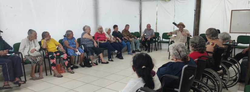 Idosos do Lar São Francisco visitam Parque Natural Municipal do Juqueriquerê em Caraguatatuba