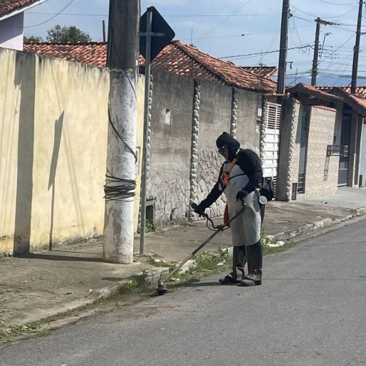Secretaria de Administração de Caraguatatuba convoca 22 bolsistas do PEAD para reforço na limpeza Secretaria de Administração de Caraguatatuba convoca 22 bolsistas do PEAD para reforço na limpeza