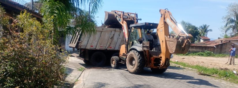 Mais de 15 bairros de Caraguatatuba recebem serviços de manutenção urbana na 2ª semana de outubro
