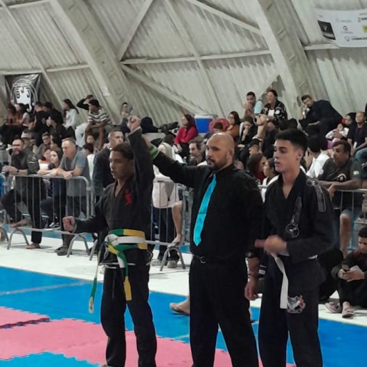 Atletas de Caraguatatuba conquistam 31 medalhas no Summer Kids de Jiu-Jitsu em Ubatuba
