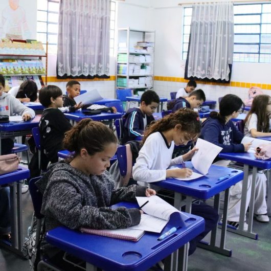 Caraguatatuba inicia aplicação das provas do Saeb na rede municipal de Educação Caraguatatuba inicia aplicação das provas do Saeb na rede municipal de Educação