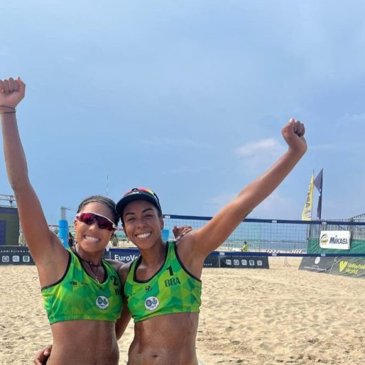Dupla Caraguatatuba é convocada para representar Brasil em torneio mundial de vôlei de praia no Egito Dupla Caraguatatuba é convocada para representar Brasil em torneio mundial de vôlei de praia no Egito