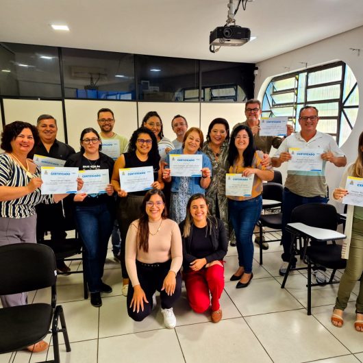 2ª turma de servidores municipais de Caraguatatuba conclui curso de Liderança da Escola de Governo