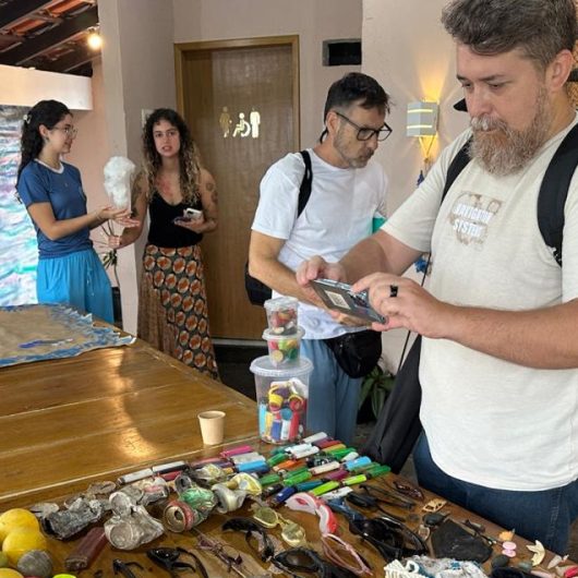 Comunidade participa da ação Maré Sustentável com foco em bem-estar e preservação ambiental em Caraguatatuba