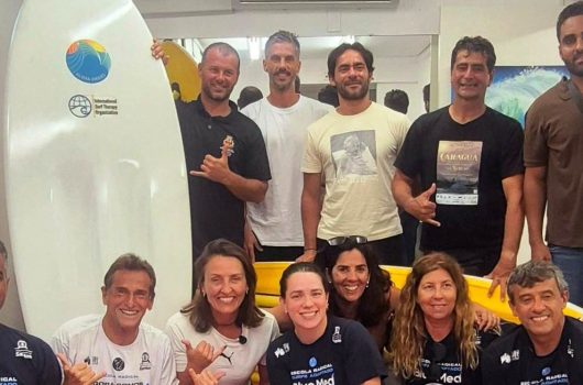 Programa Praia Acessível recebe doação de pranchas adaptadas do projeto “Sonhando sobre as Ondas”