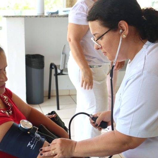 Secretaria da Saúde de Caraguatatuba promove tarde de autocuidados para cuidadores de pacientes do Programa Melhor em Casa