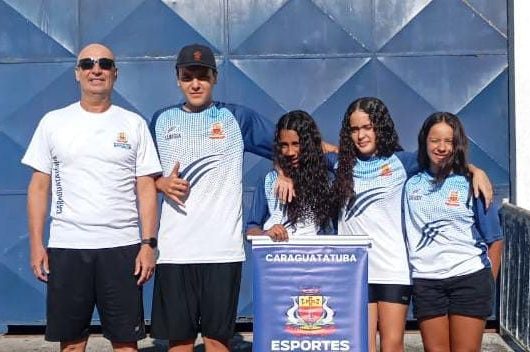 Atletas de natação de Caraguatatuba participam do Paulista Petiz de Verão e conquistam resultados expressivos