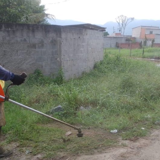 Mais 29 bolsistas do PEAD são convocados para reforço na limpeza dos bairros de Caraguatatuba