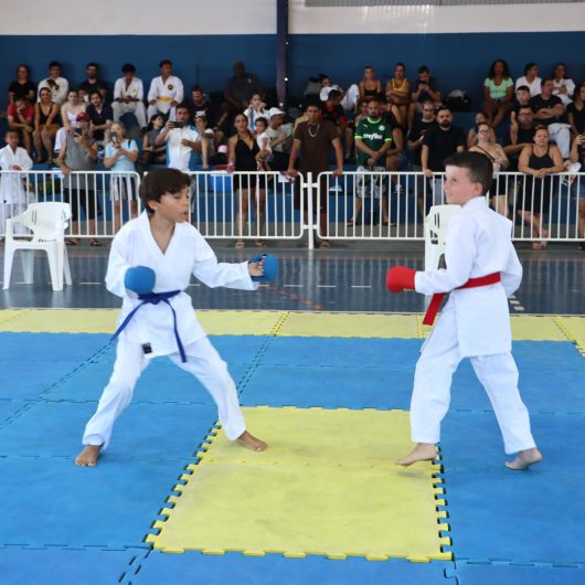 Festival Escolar de Karatê reúne centenas de alunos de mais de 20 unidades de ensino em Caraguatatuba
