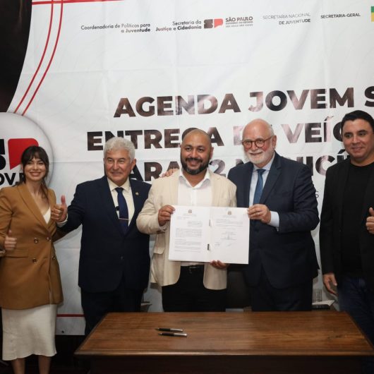 Caraguatatuba é contemplada com veículo do projeto Agenda Jovem SP