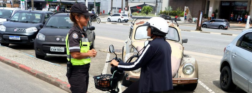 Prefeitura orienta condutores de ciclomotores e veículos elétricos em ação educativa