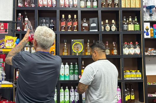 Operação “Caraguá Segura” reforça fiscalização, fecha adegas irregulares e impulsiona queda da criminalidade