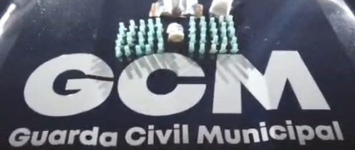 Guarda Civil Municipal de Caraguatatuba prende homem por tráfico de drogas no Massaguaçu