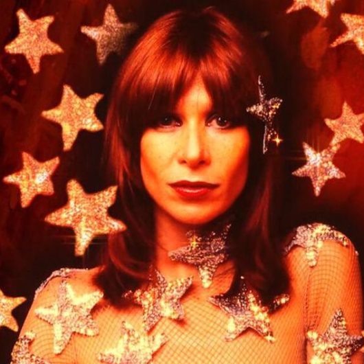 Cine Verão segue com filmes e shows gratuitos nesta semana em Caraguatatuba