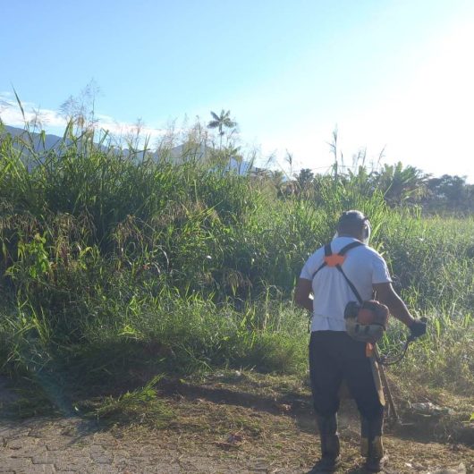 Mais 36 bolsistas do PEAD são convocados para reforço na limpeza dos bairros de Caraguatatuba