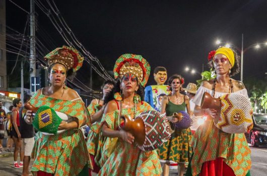 Carnaguá Folia 2026 transforma Carnaval em solidariedade