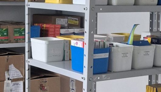 Caraguatatuba distribui quase 3 milhões de medicamentos em janeiro e abastece rede municipal de saúde