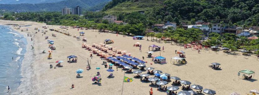 Nova organização da Praia da Cocanha melhora ambiente para quiosques, ambulantes e banhistas em Caraguatatuba