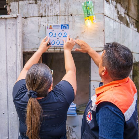 Prefeitura de Caraguatatuba cadastra famílias em área de risco no Rio do Ouro para reassentamento habitacional