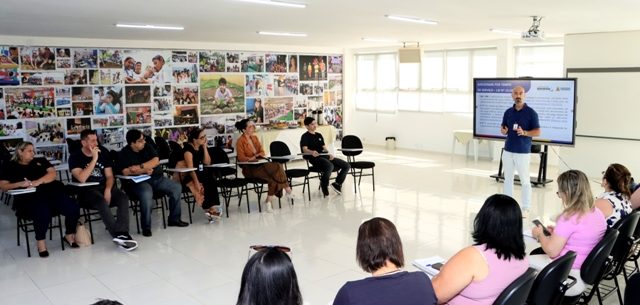 Prefeitura de Caraguatatuba aborda adicionais, plano de carreira, licença-prêmio, LC 226/26 e avaliação de desempenho no 5º Encontro com RHs