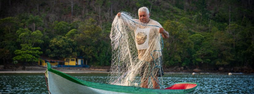 Governo de Caraguatatuba avança na valorização da cultura caiçara com reconhecimento oficial de pescadores artesanais e maricultores