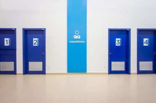 Prefeitura e UNITAU inauguram Ambulatório Escola e ampliam atendimento especializado em Caraguatatuba