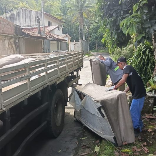 Operação ‘Cata-Treco’ percorre Jardim Gaivotas em Caraguatatuba