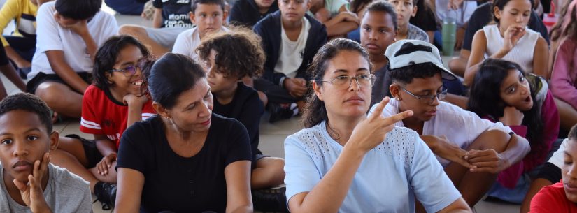 Escolas de Caraguatatuba realizam ações no Dia Nacional da Libras