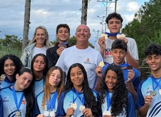 Caraguatatuba soma 20 medalhas em torneio regional de natação em São José dos Campos
