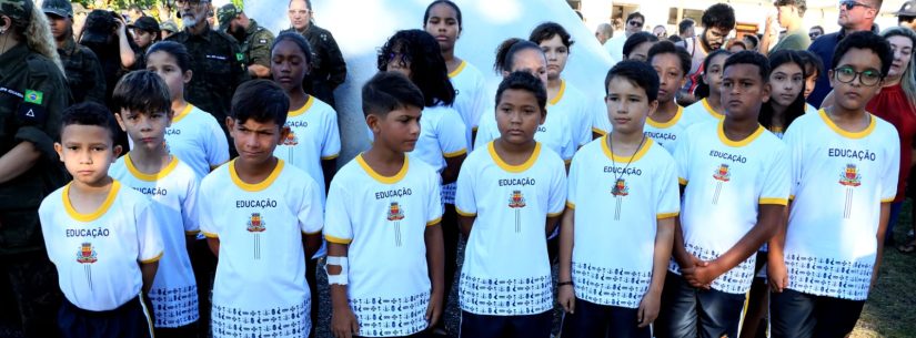 Caraguatatuba prepara entrega de 20,5 mil kits de uniforme escolar para rede municipal