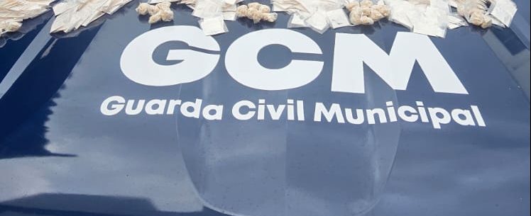Prisão de homem no bairro Tinga leva Guarda Civil Municipal a aprender mais de mil porções de entorpecentes